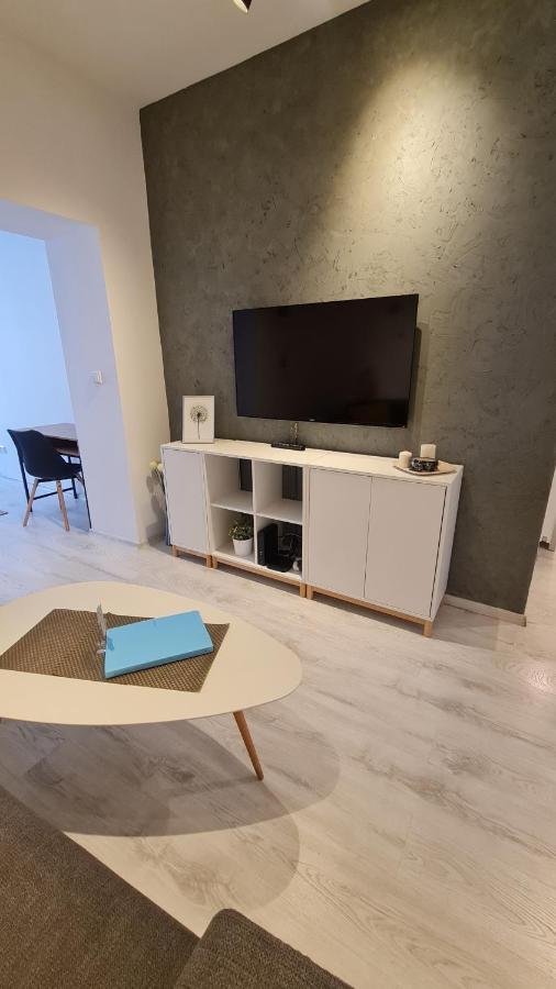 Apartment Near Congress Centre I. Praga Esterno foto