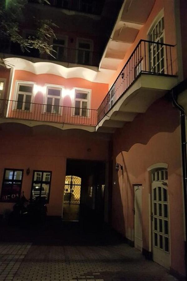 Apartment Near Congress Centre I. Praga Esterno foto